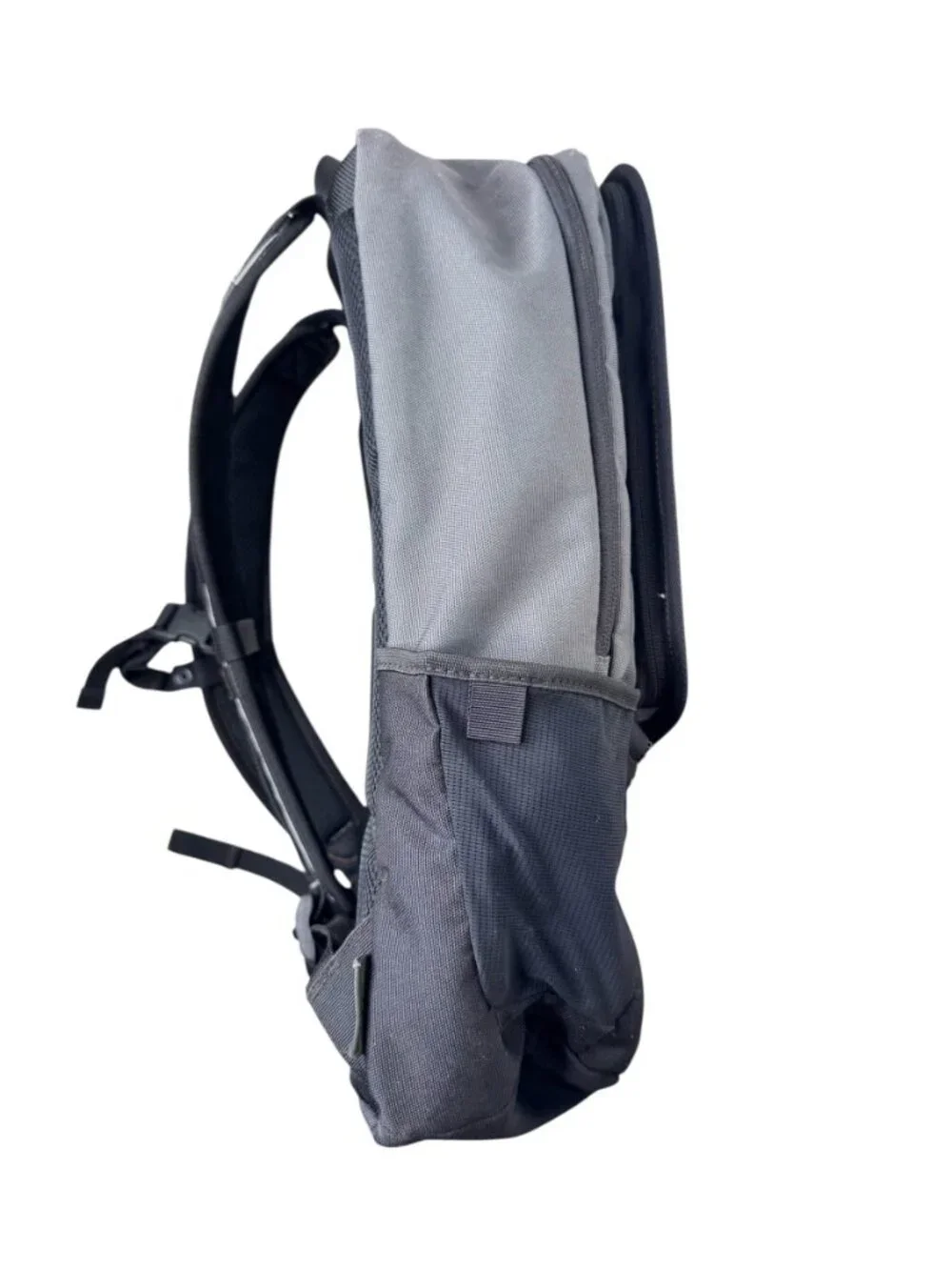 Timbuk2 Q Laptop Backpack in Gray and Black